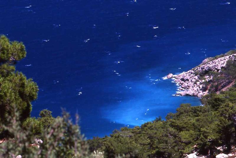 47-Karpathos (per Kinà Panaghia),15 agosto 1998.jpg